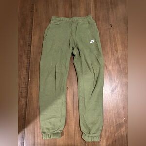 Men’s Green Nike jogger sweatpants